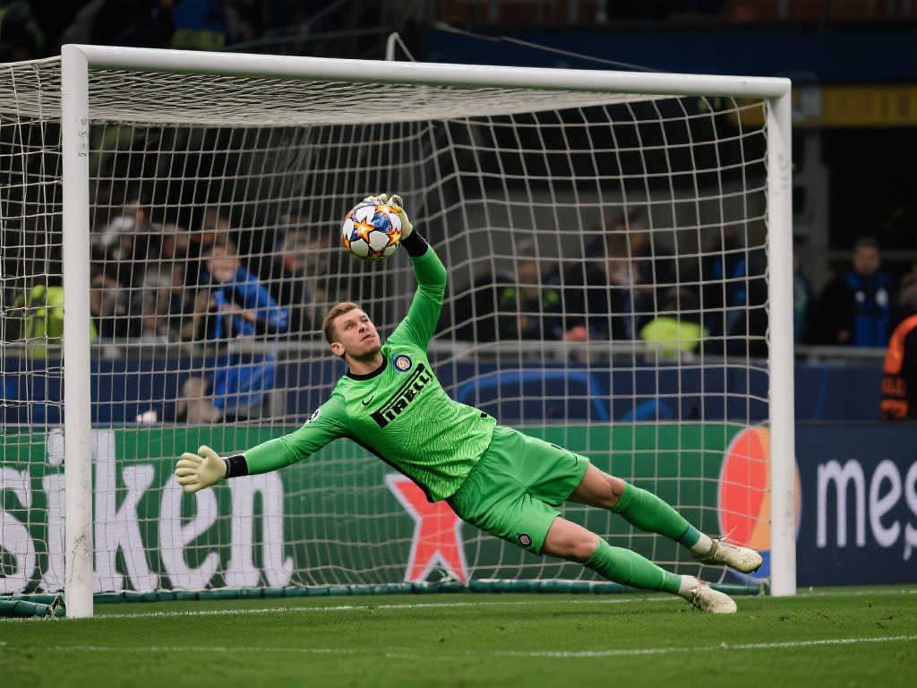 显得有些措 显得有些措